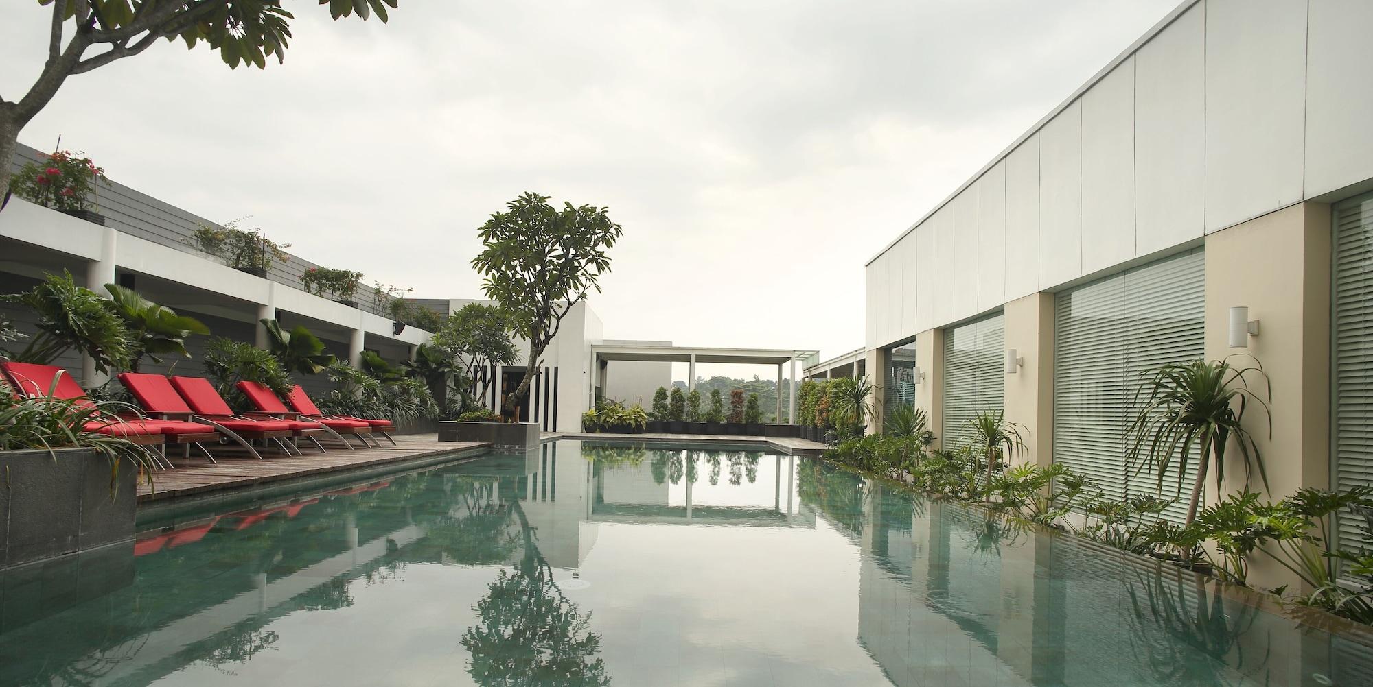 Hotel Santika Bogor Exteriör bild