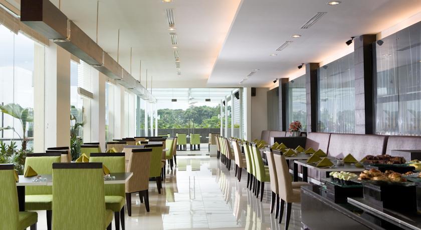 Hotel Santika Bogor Restaurang bild