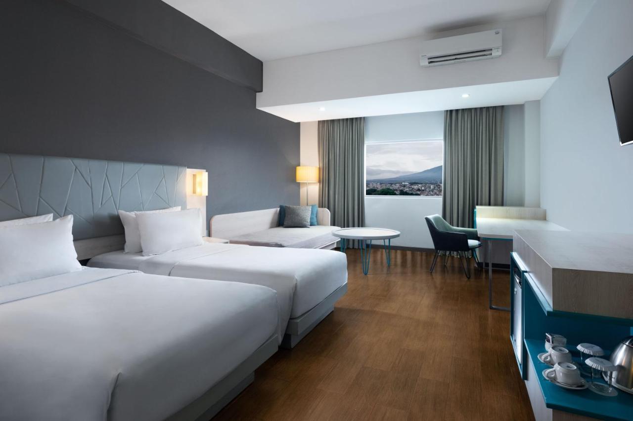 Hotel Santika Bogor Exteriör bild