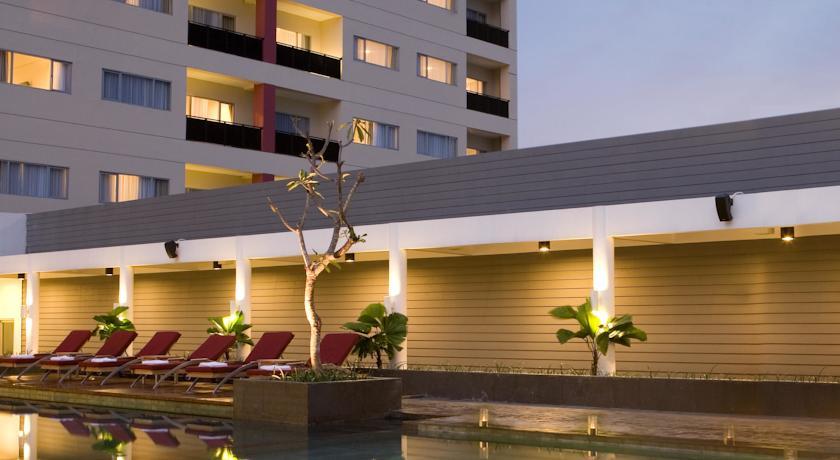 Hotel Santika Bogor Exteriör bild
