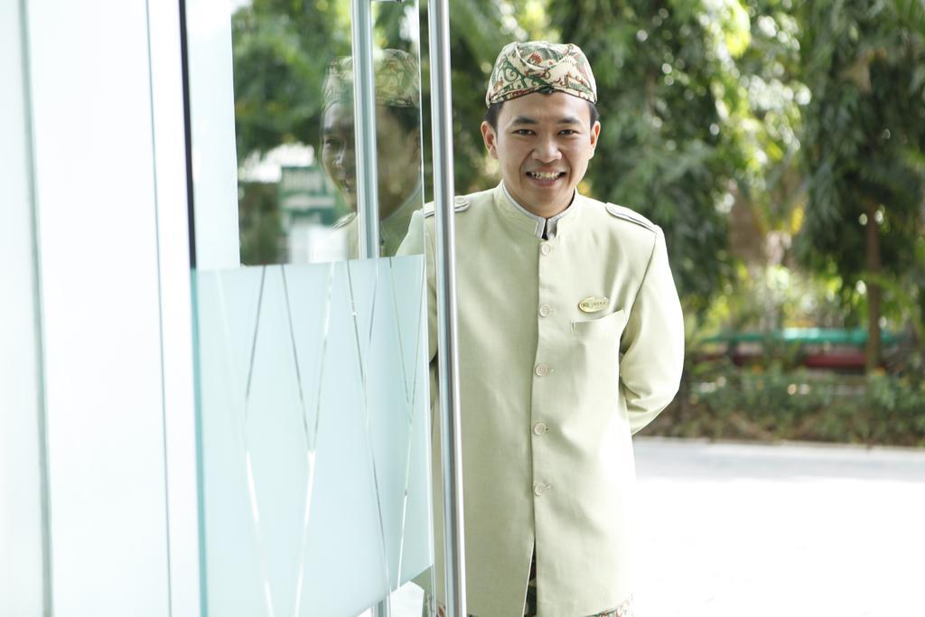 Hotel Santika Bogor Exteriör bild